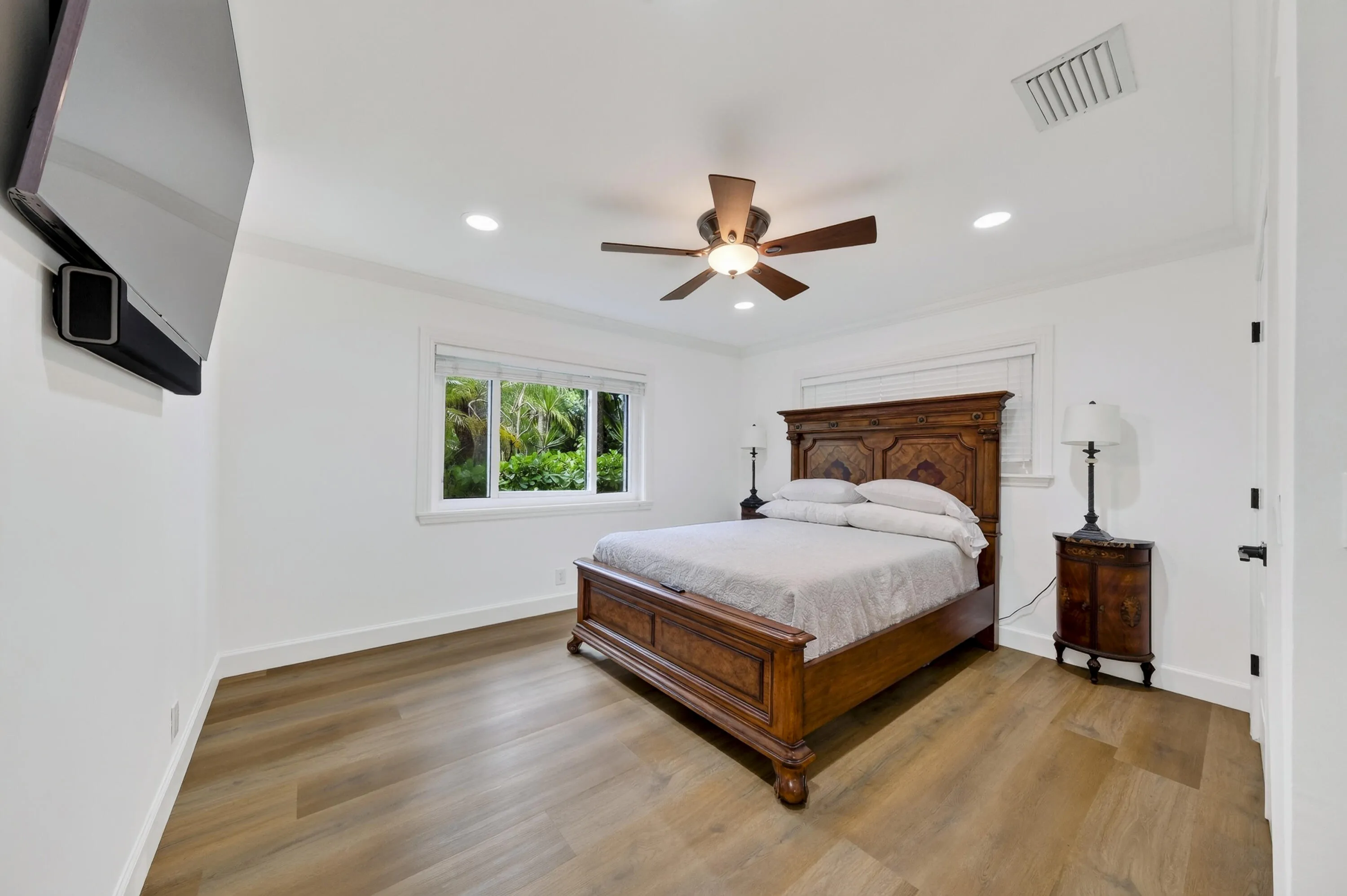 329 Isle of Capri Drive. Fort Lauderdale