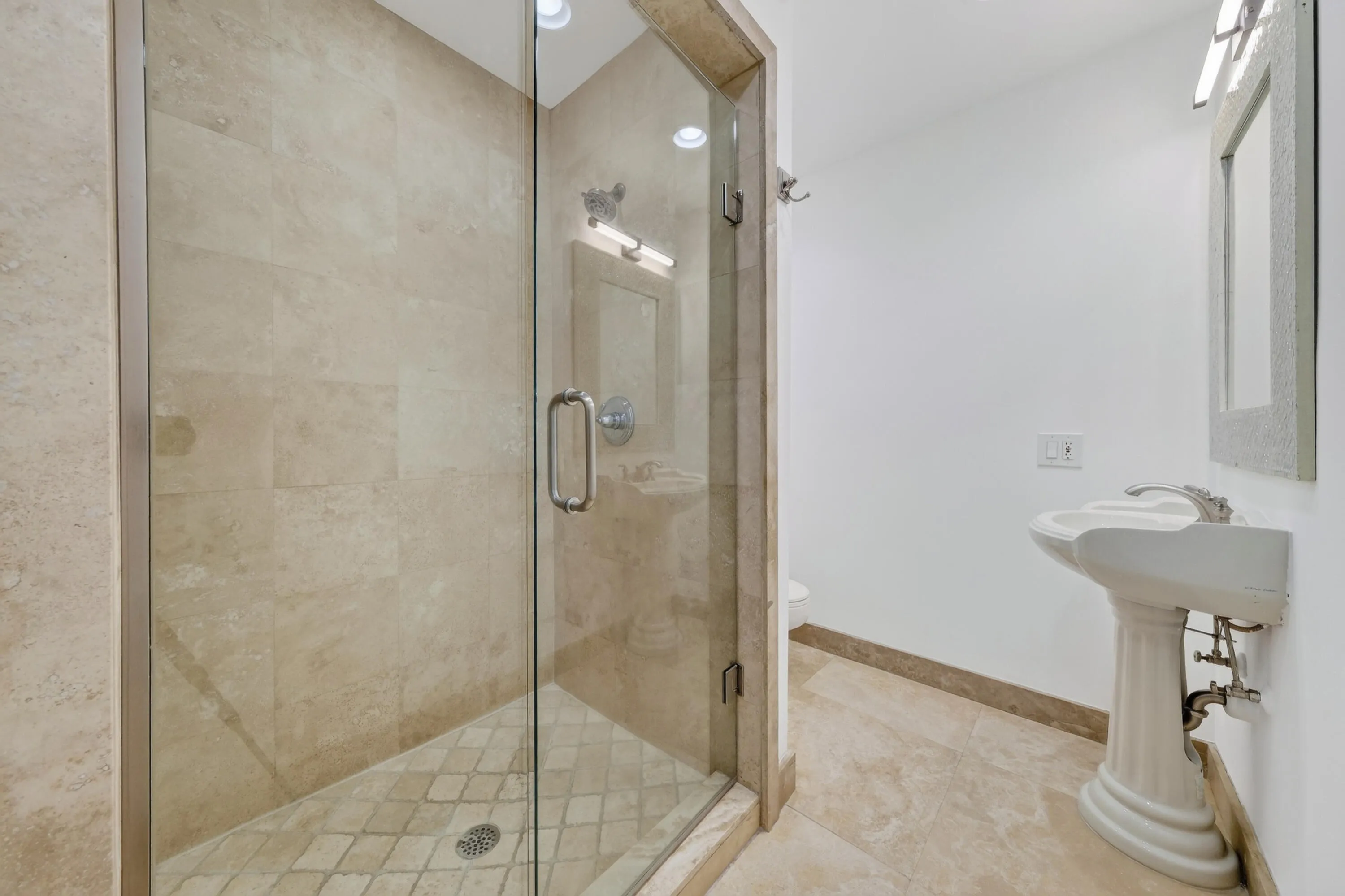 329 Isle of Capri Drive. Fort Lauderdale