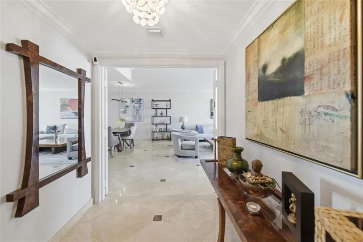 private foyer entry