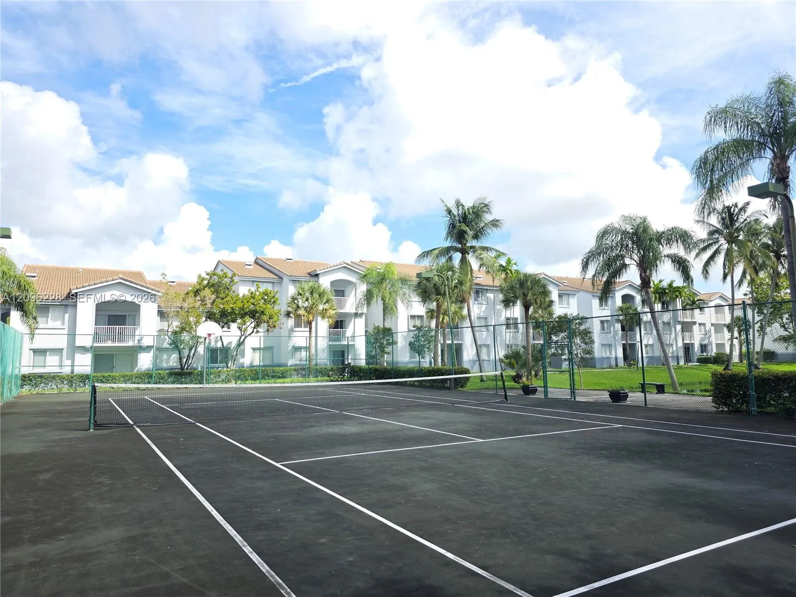 Multi-Sport Court Combining Basketball and Tennis