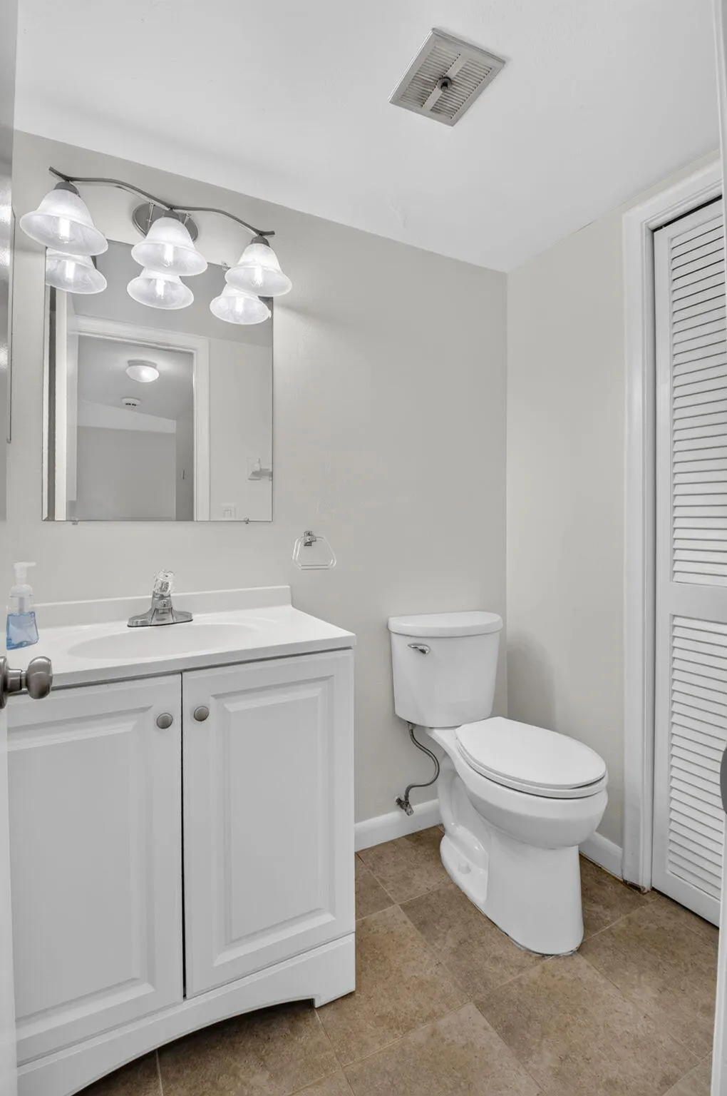 1/2 Bathroom