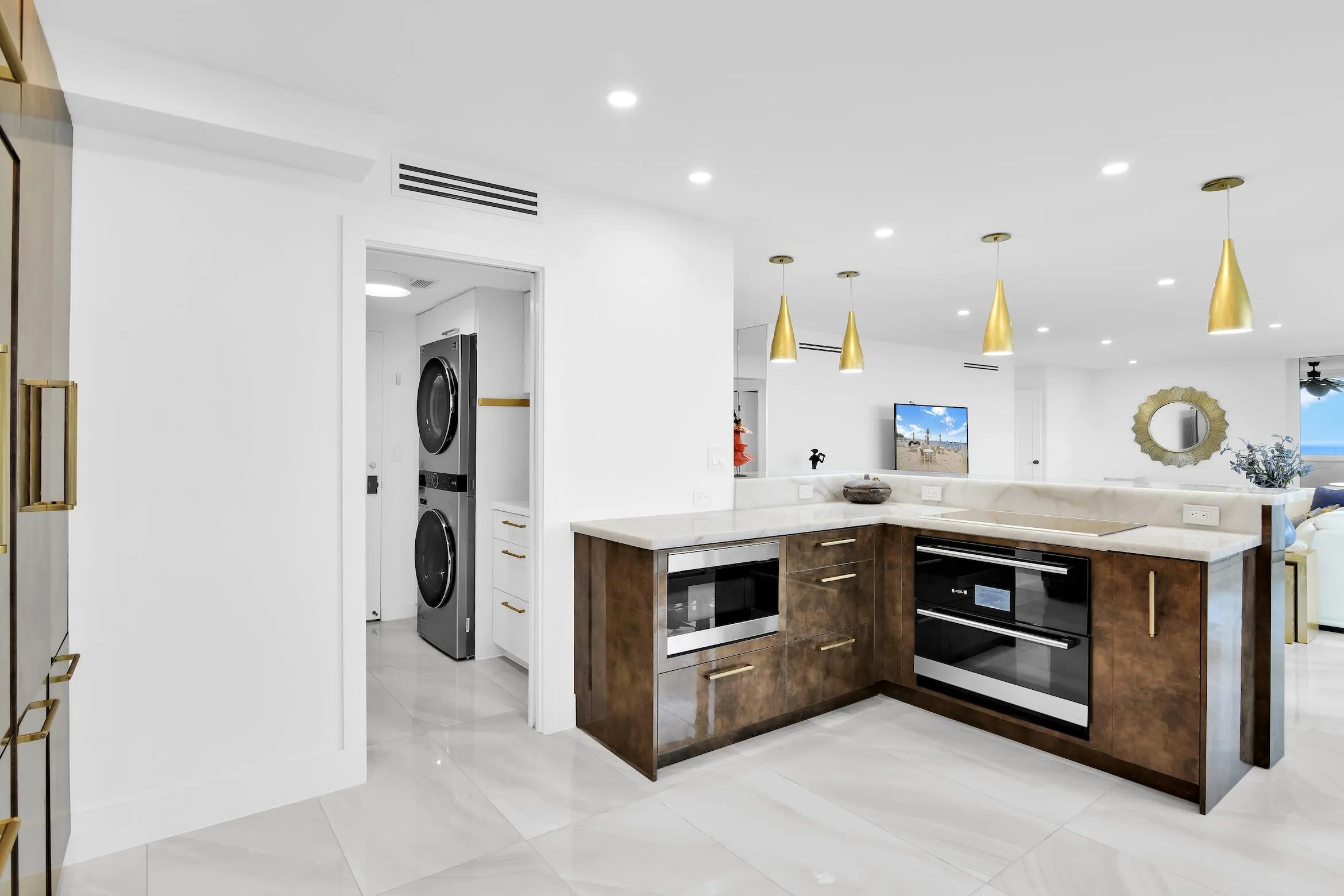 Kitchen / Laundry