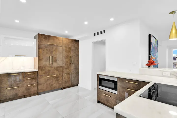 Open kitchen