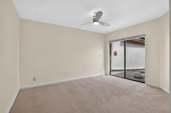 Flexible office/den/guest room