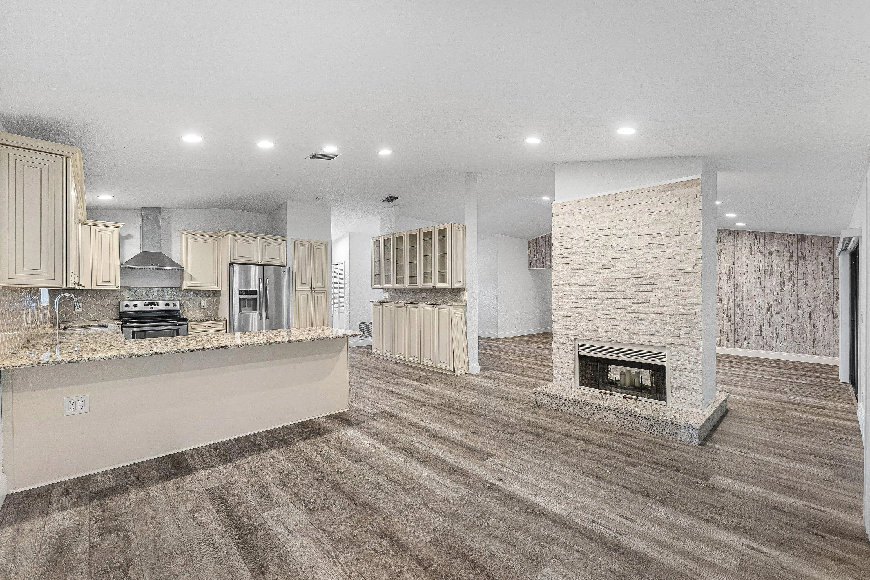 011-13853SheffieldStreet-Wellington-FL-3