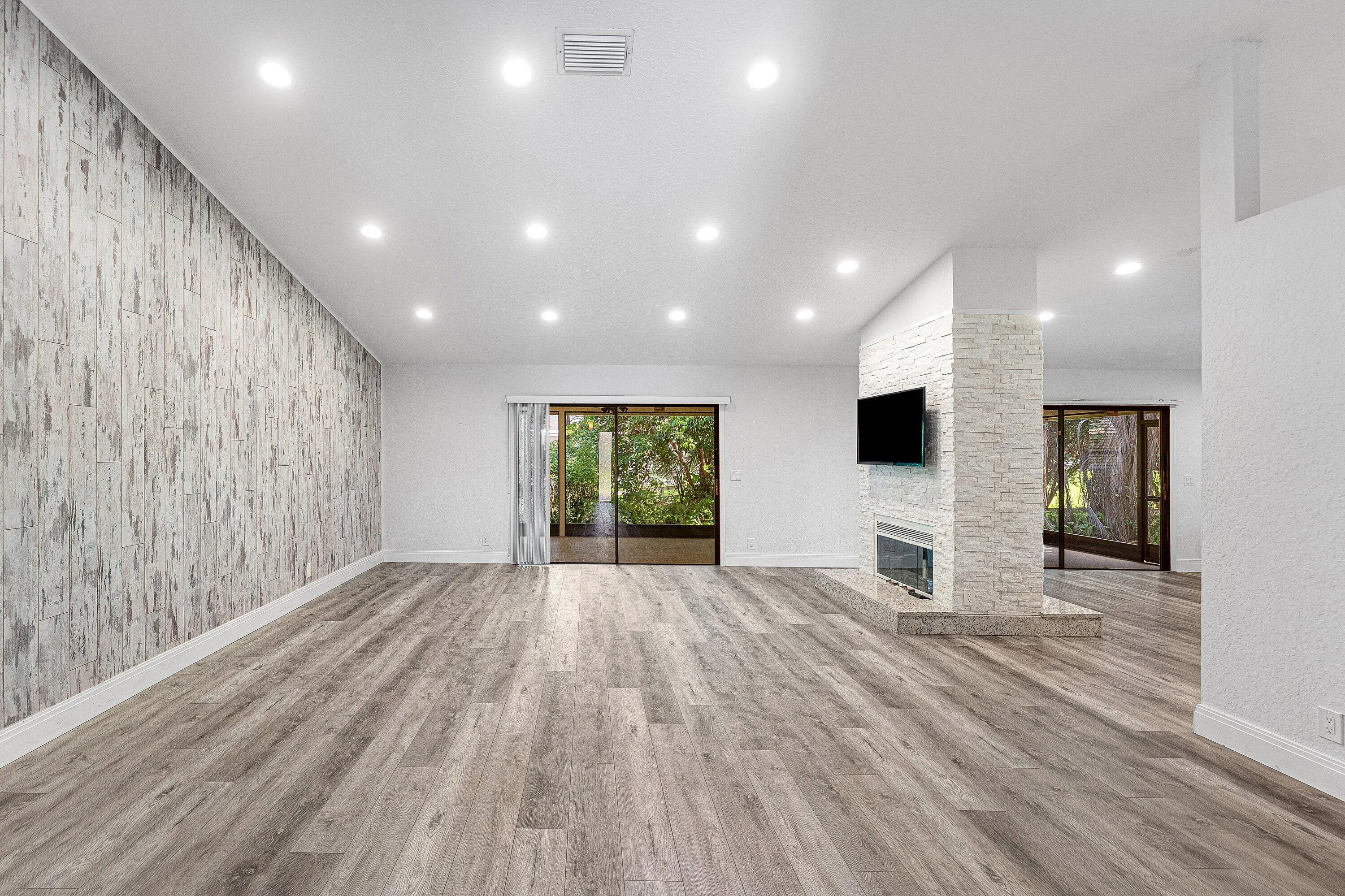 006-13853SheffieldStreet-Wellington-FL-3