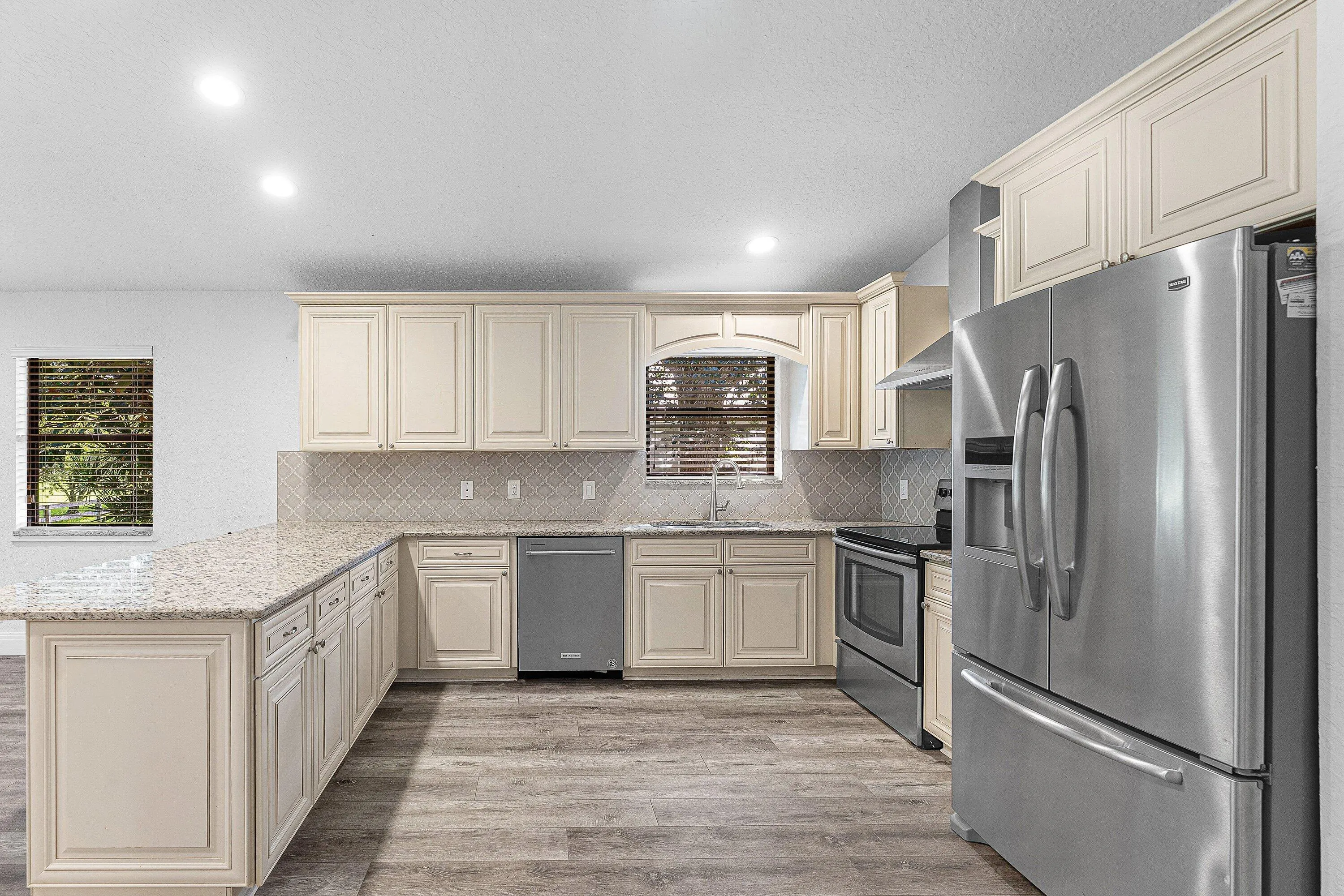 015-13853SheffieldStreet-Wellington-FL-3