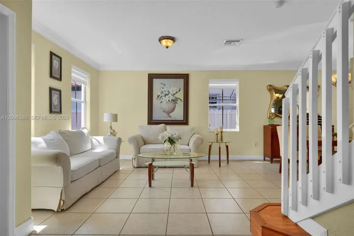 ENTRANCE LIVING ROOM
