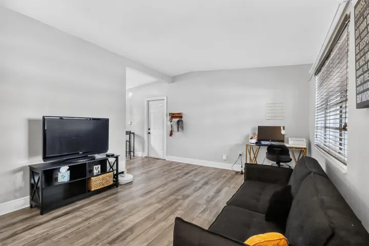 6-web-or-mls-_14A3234