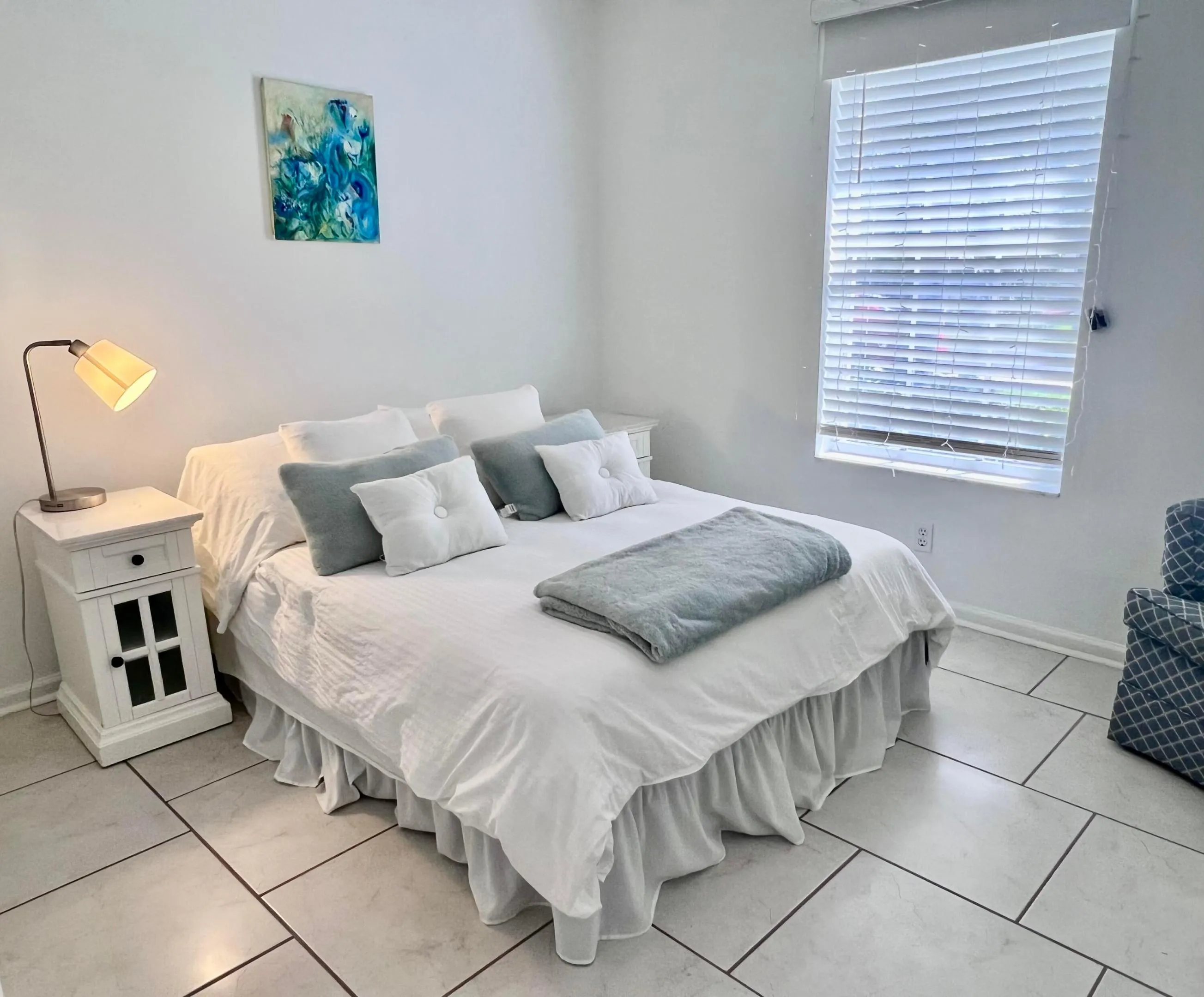 2nd bedroom has a full size bed