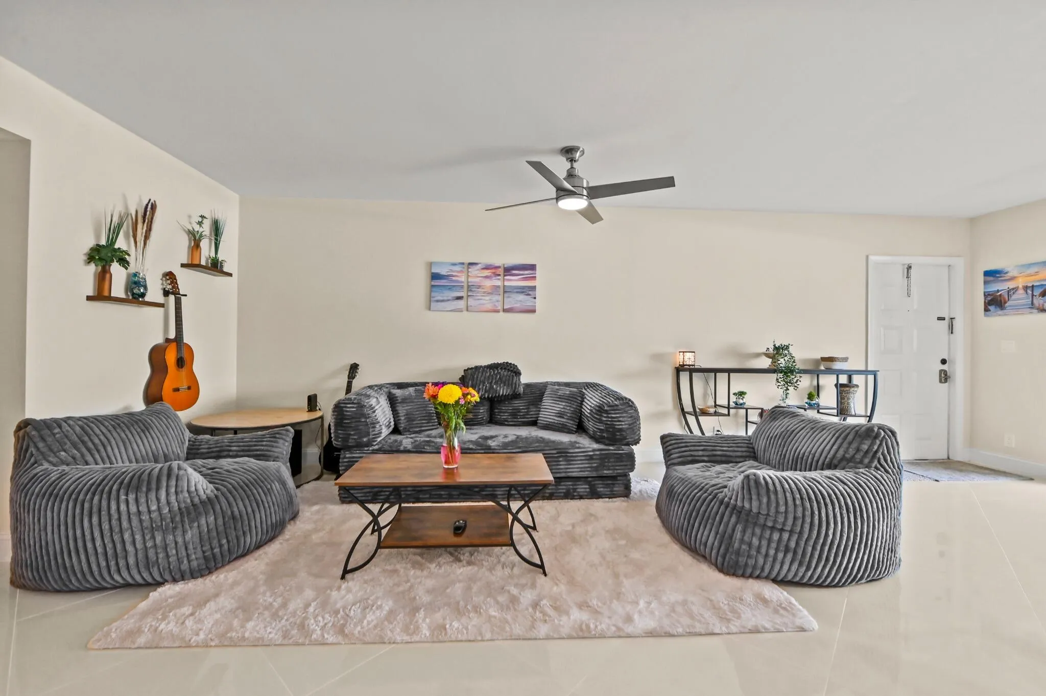 08-Living_Room_Alternate