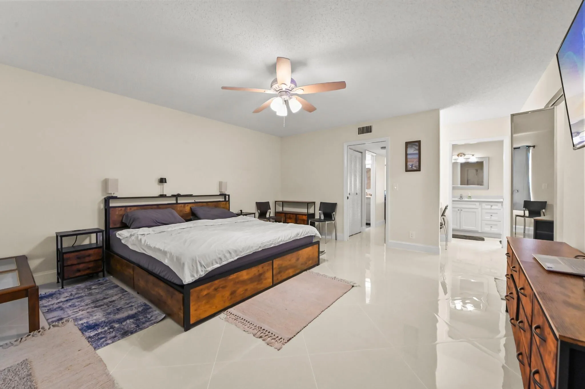 20-Primary_Bedroom_Alternate