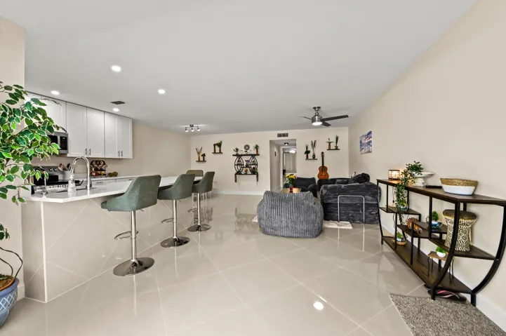 05-Open_Living_Kitchen