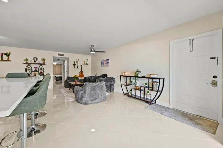 06-Living_Room