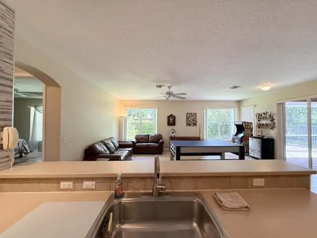 Kitchen to FR