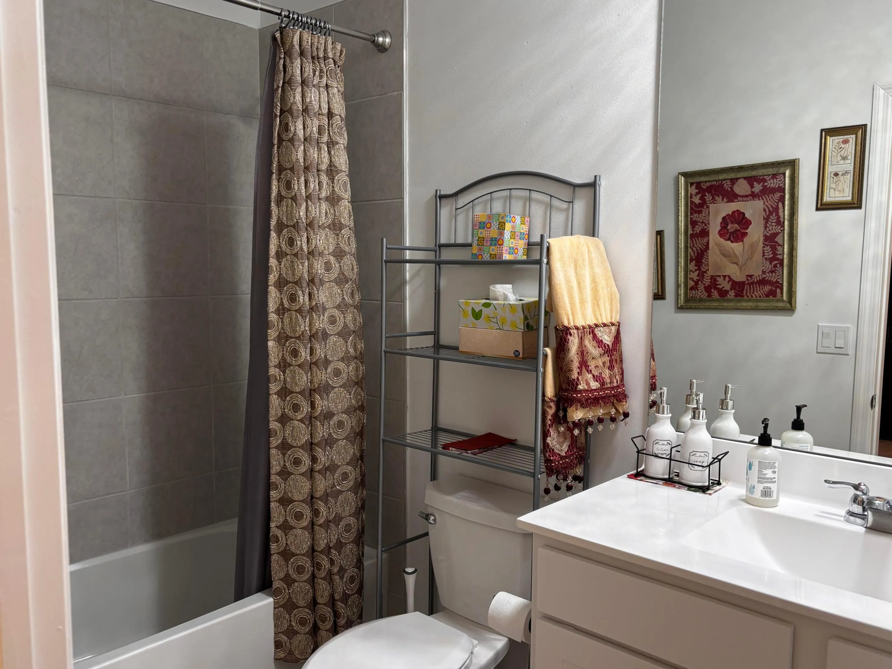 2nd bathroom