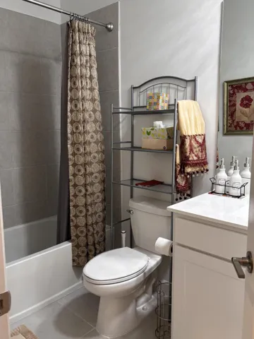 2nd bathroom