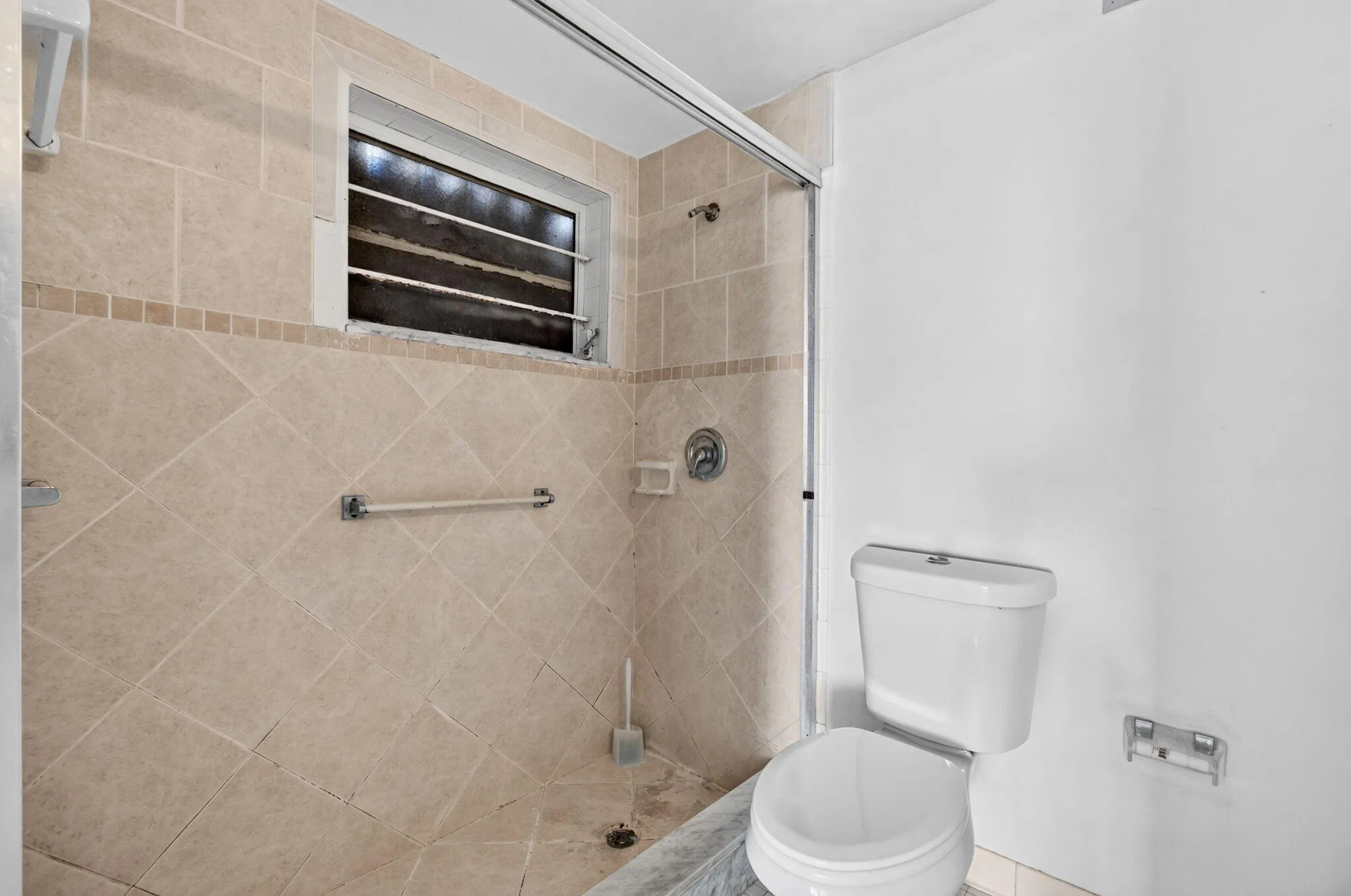 16_Primary-Shower
