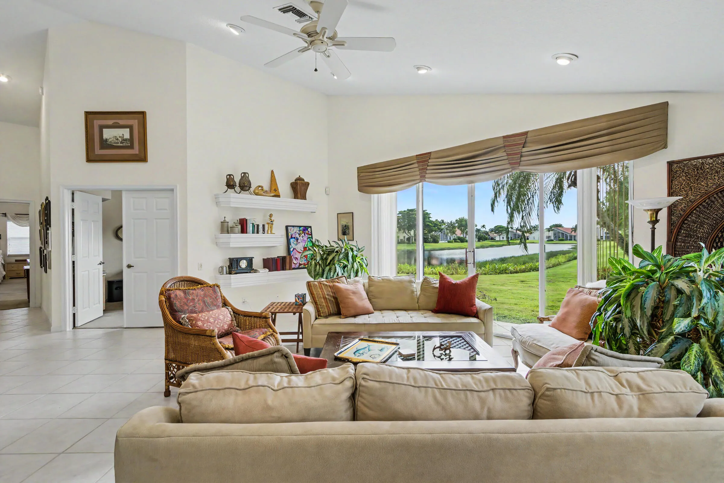 Family Room w/lake views