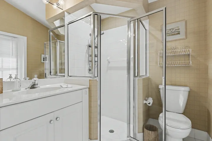 Guest Suite Bathroom