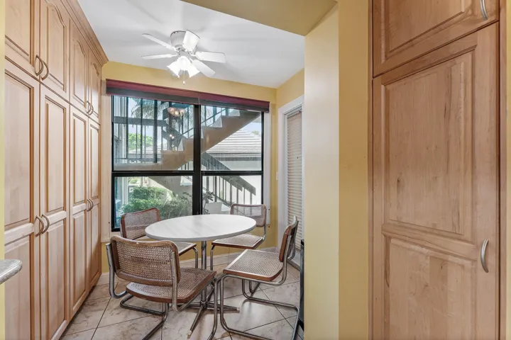 Breakfast area