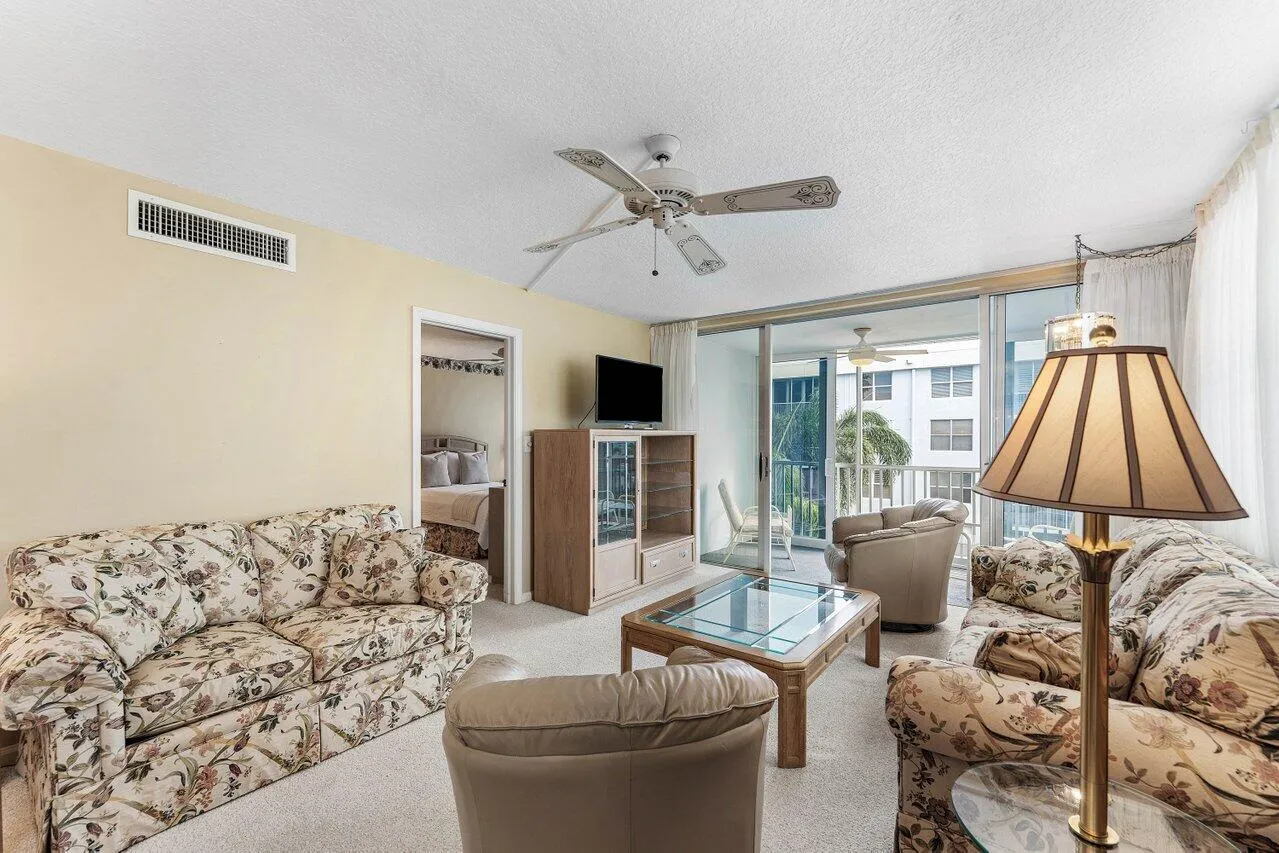 8_Living_area_into_primary_bedroom