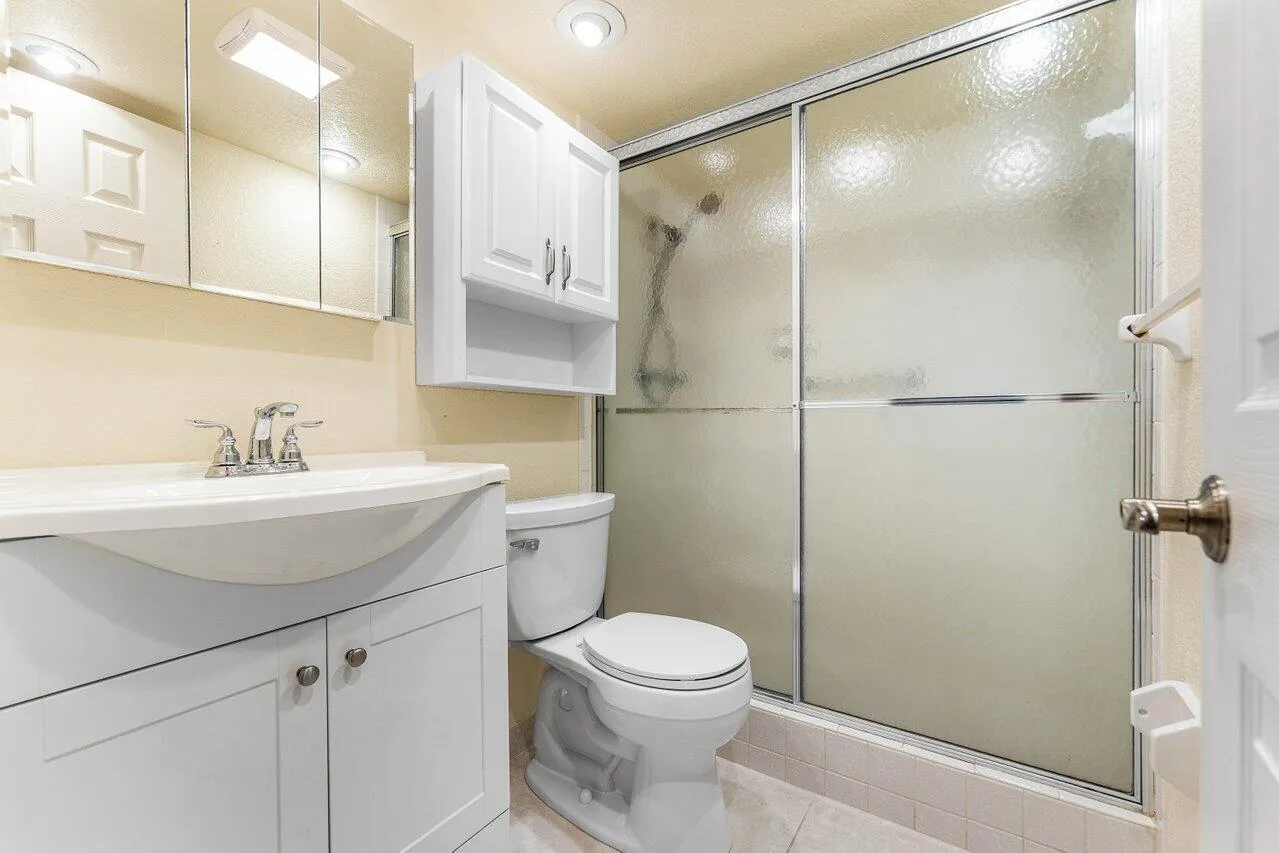 18_Second_bathroom