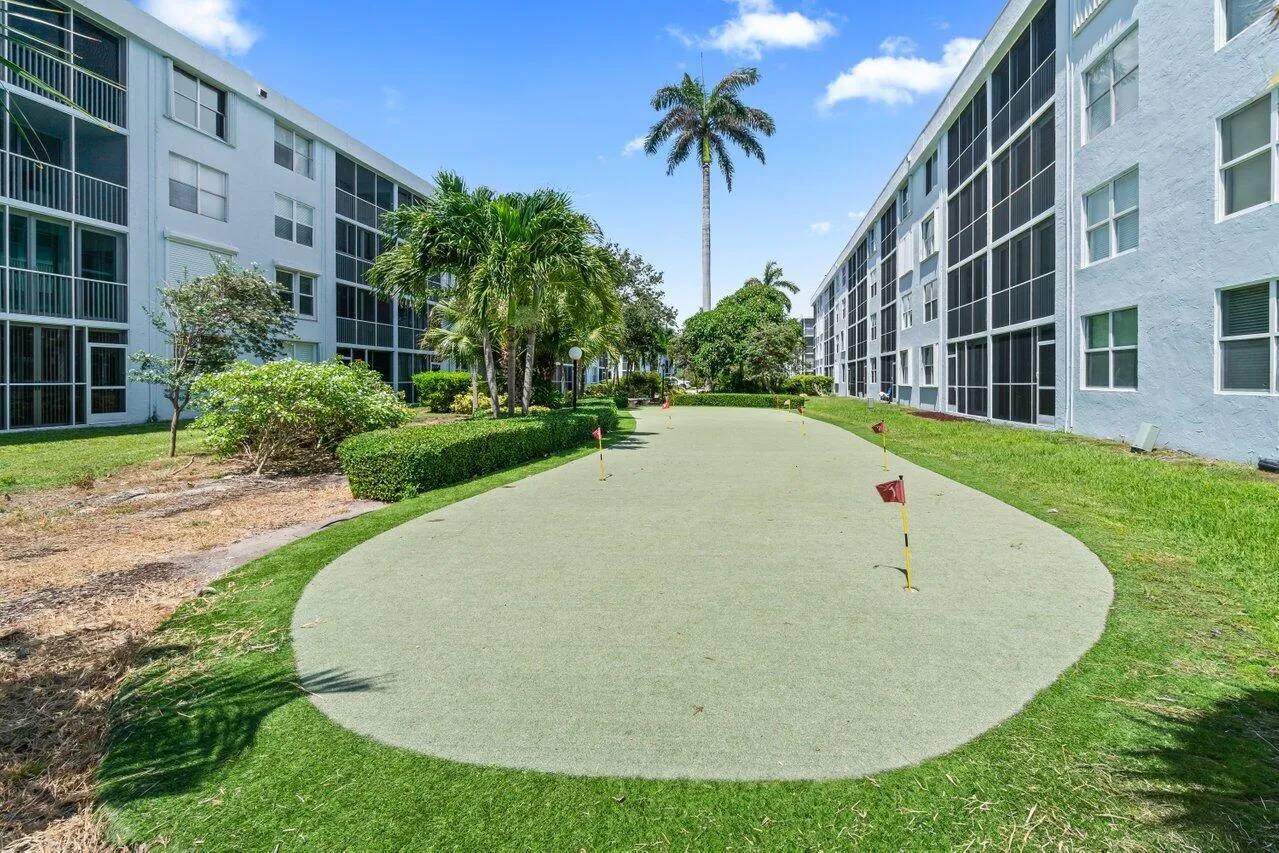 24_Putting_green