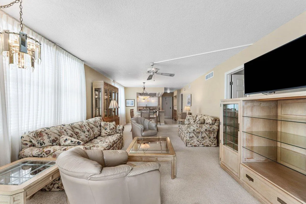 9_Side_windows_in_living_area_face_west