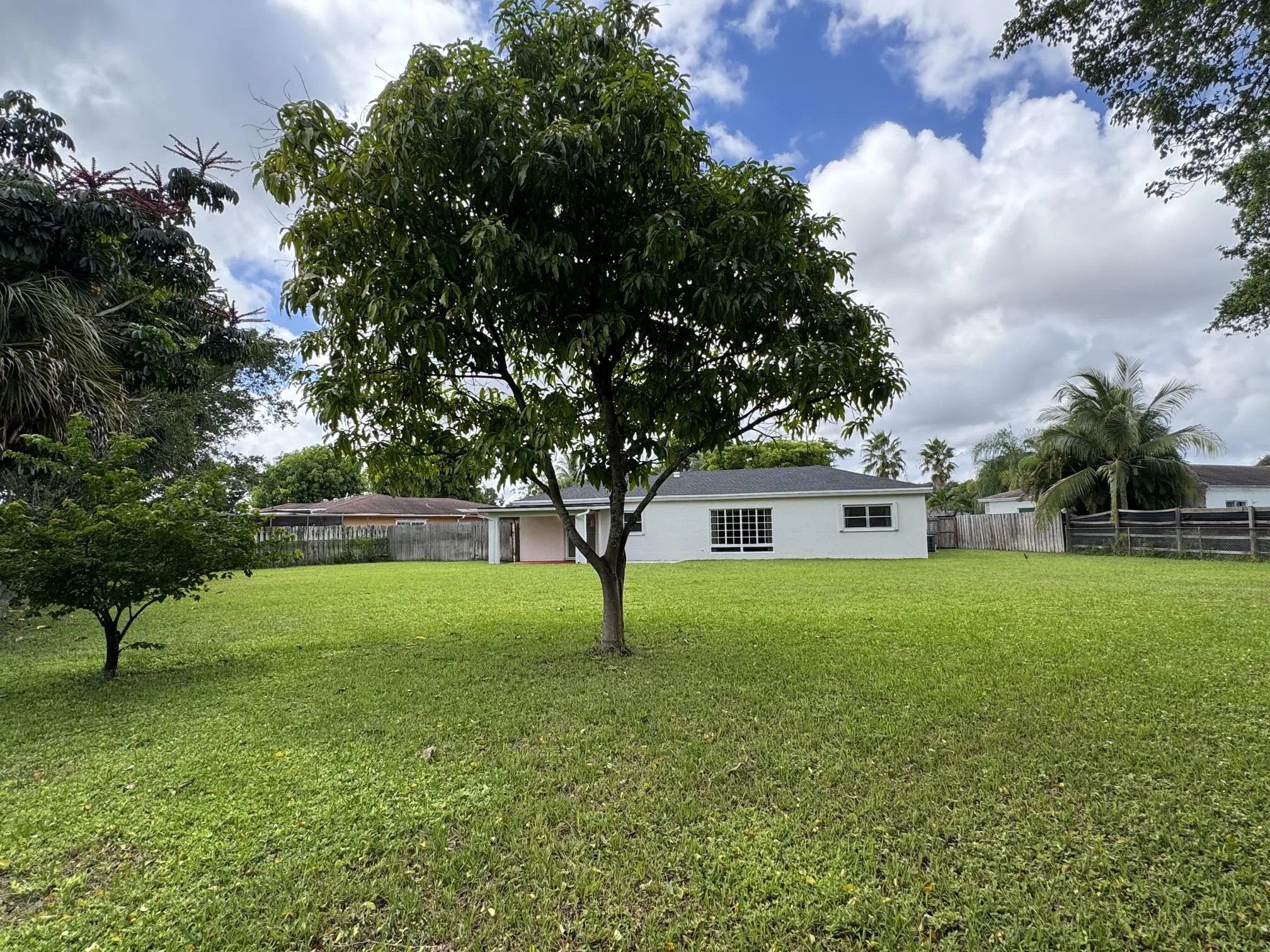 8306 huge backyard