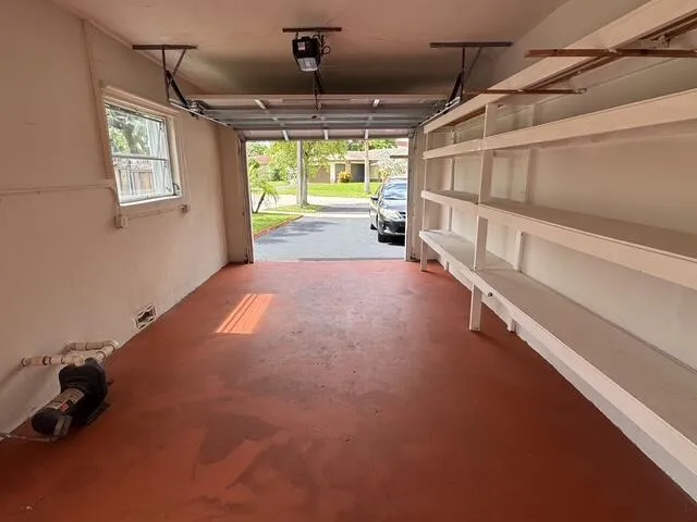 8306 garage inside