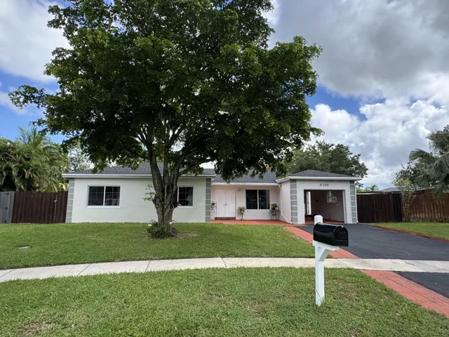 8306 front of the house 2