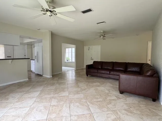 8306 living area