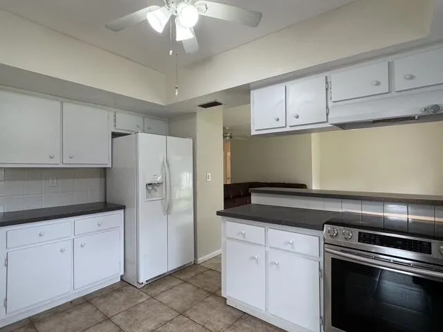 8306 kitchen