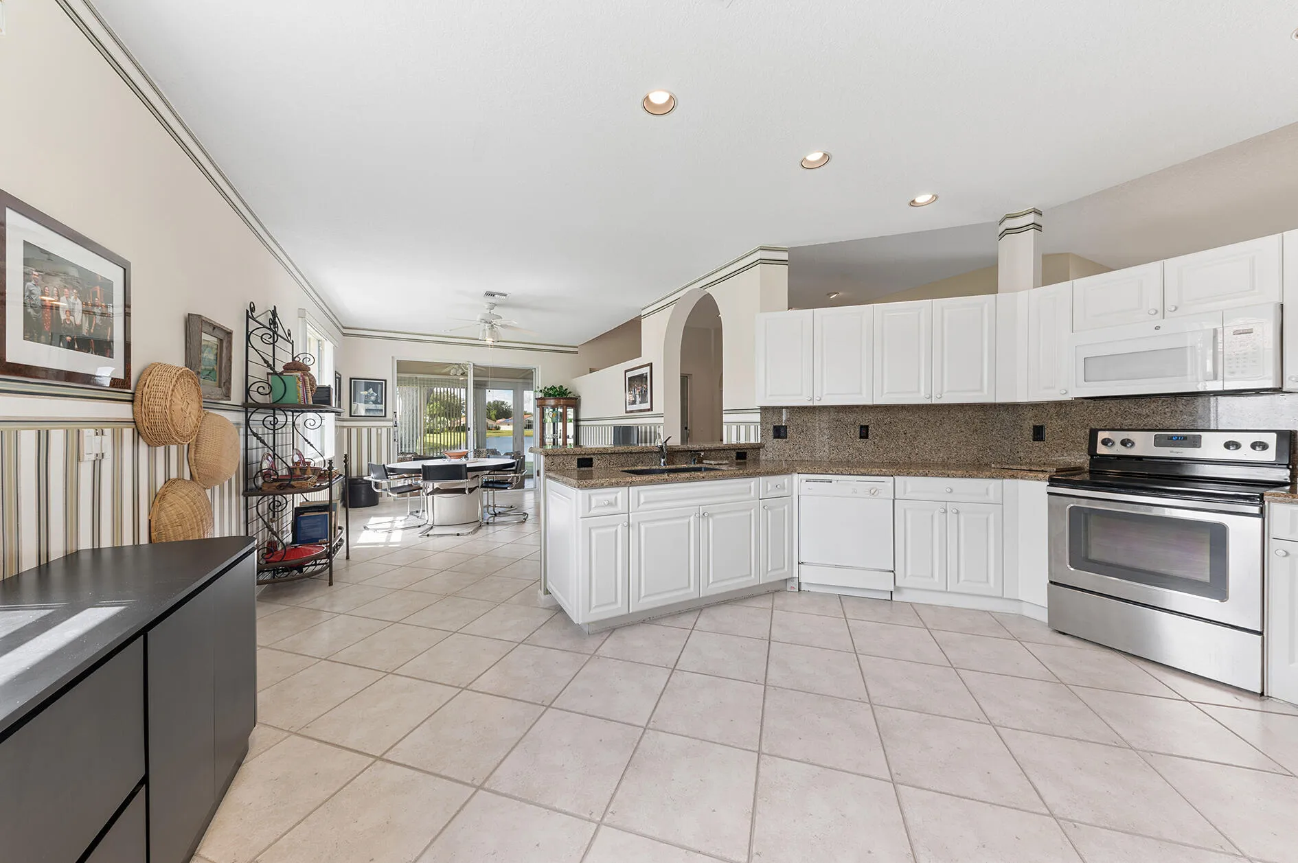 Open Kitchen