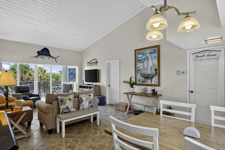 Dining/Livingroom