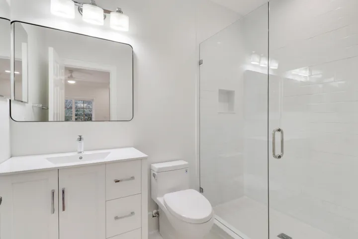 En Suite Bath Bedroom 3