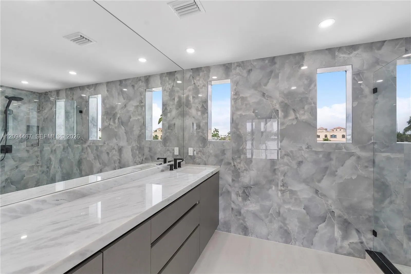 Third floor (bathroom)