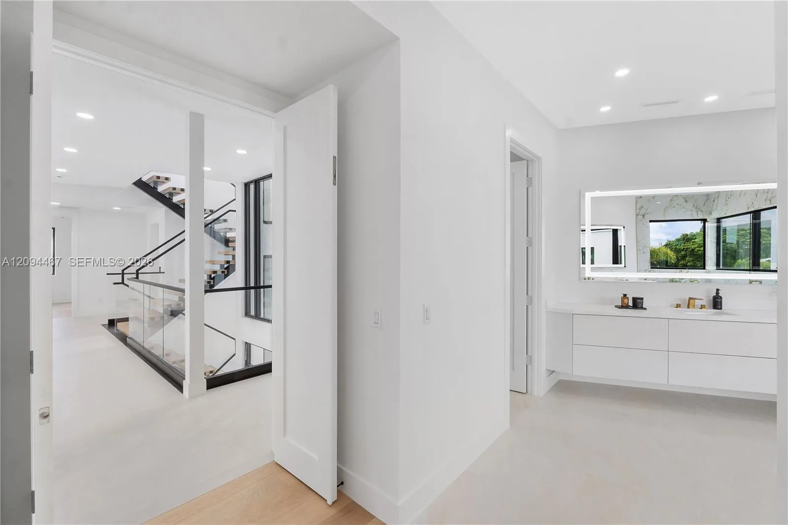 Second floor (bathroom)