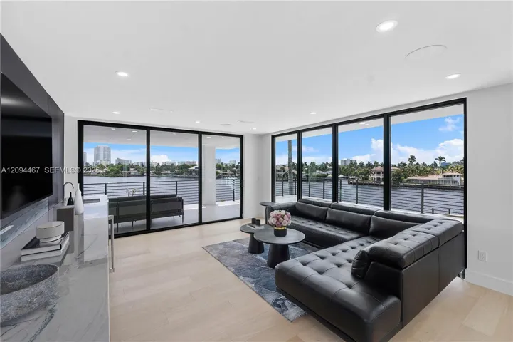 Third floor lounge