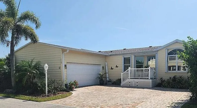 113 E. Harbor