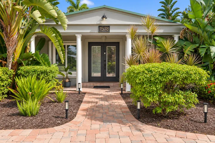 1578 Thumb Point Dr 016