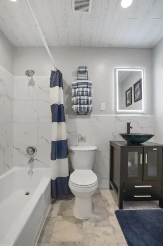 1578 Thumb Point Dr 038