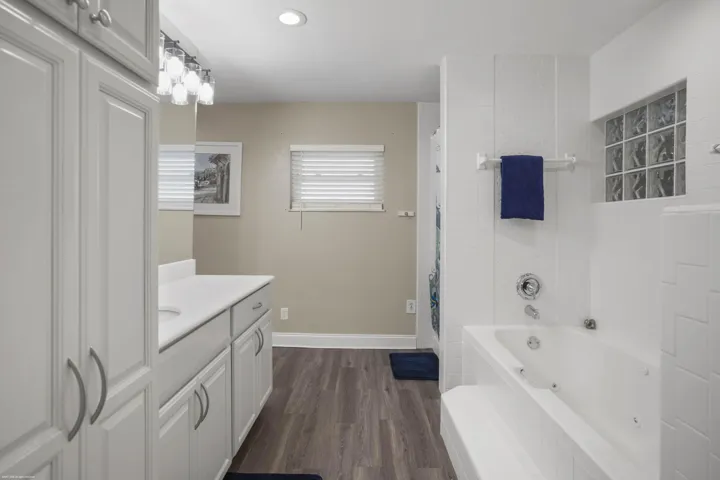 1578 Thumb Point Dr 046a