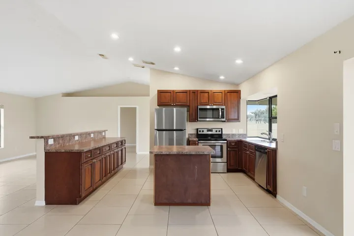 40-web-or-mls-682_SW_Jacoby_Ave_09338