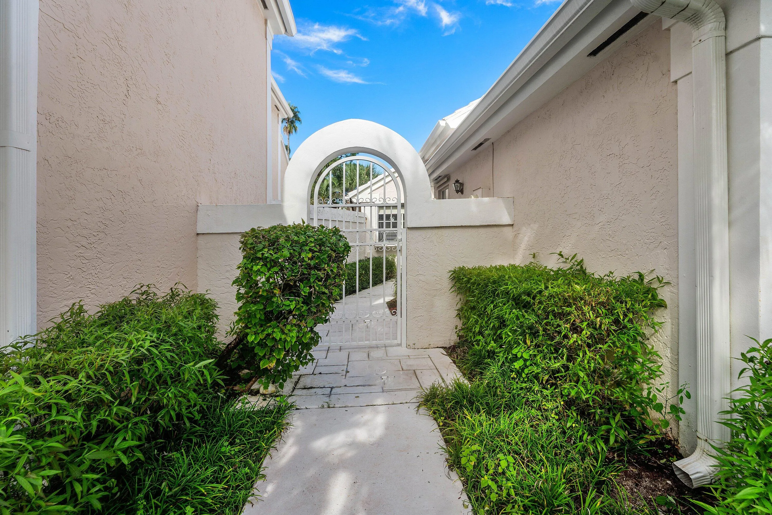 004-12ElginLane-PalmBeachGardens-FL-3341