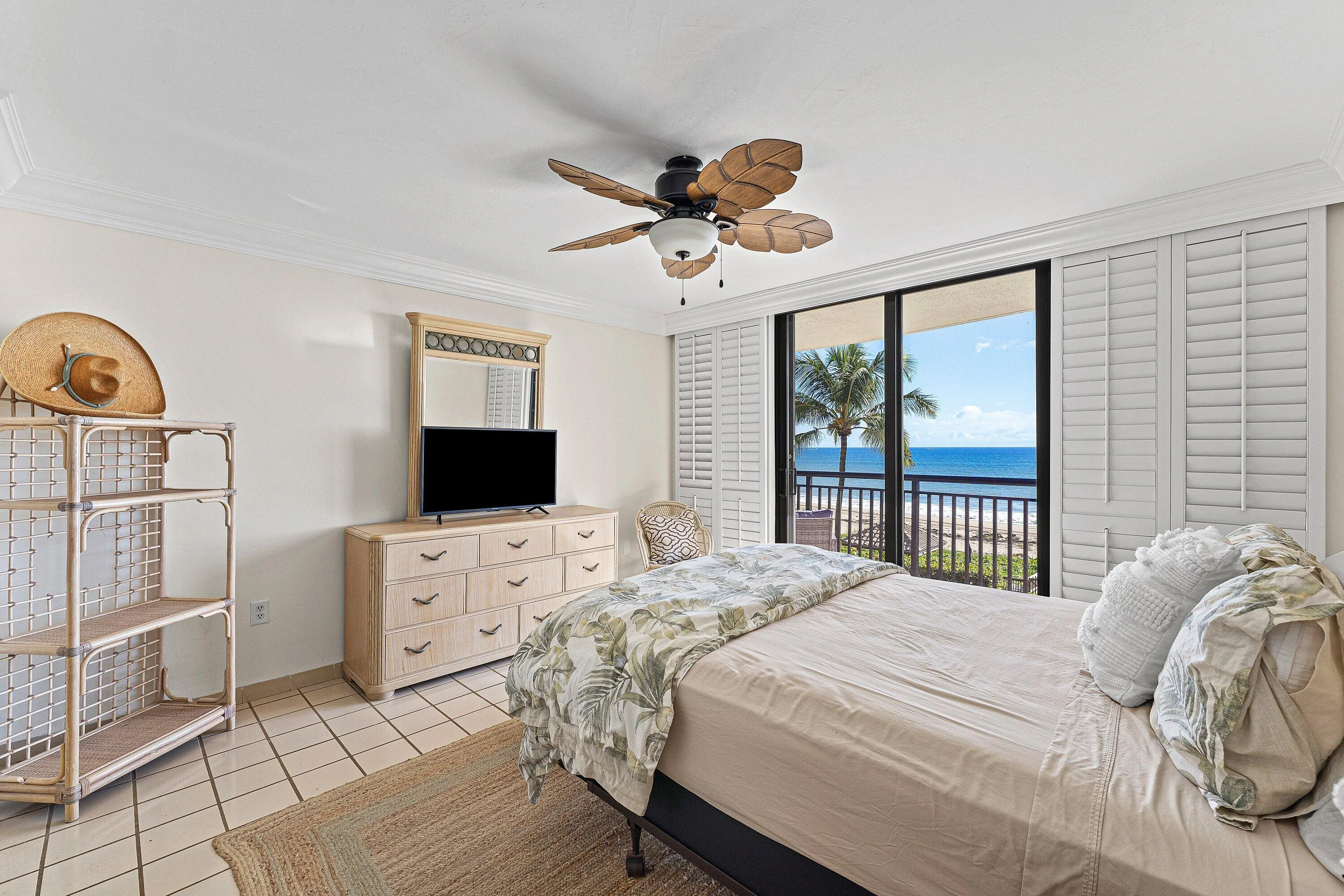 024-3951NorthOceanBoulevard-302-DelrayBe