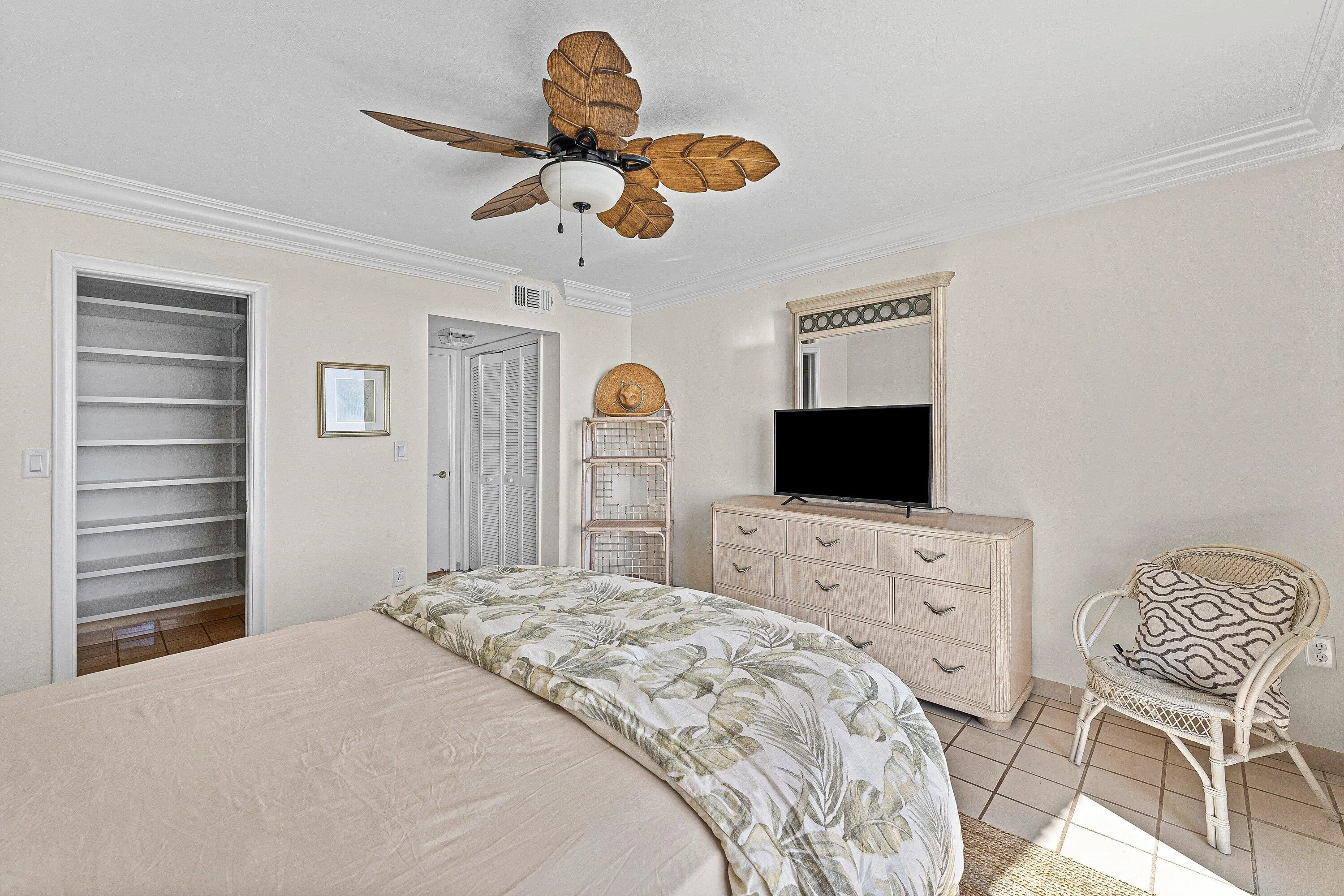025-3951NorthOceanBoulevard-302-DelrayBe
