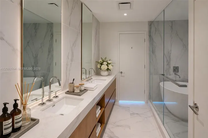 Master Bath- Virtually Staged