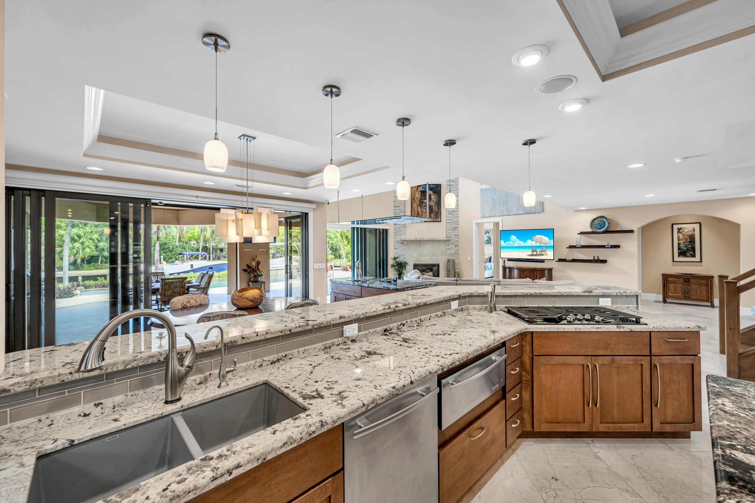1900 MARIETTA DR-48